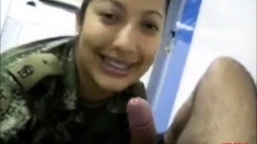 Militar Colombiana Mamando Verga!