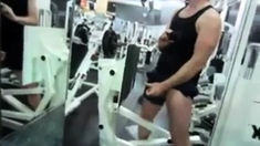 Masturbandose En El Gym